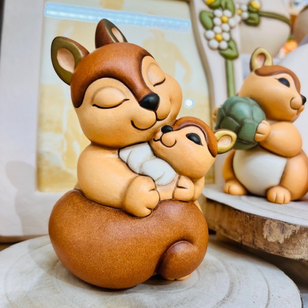 Thun - Mamma Scoiattolo con Cucciolo!...